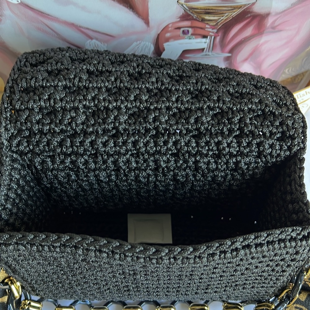 Classic Hand Crafted Crochet Crossbody Bag. - Picture 8 of 17
